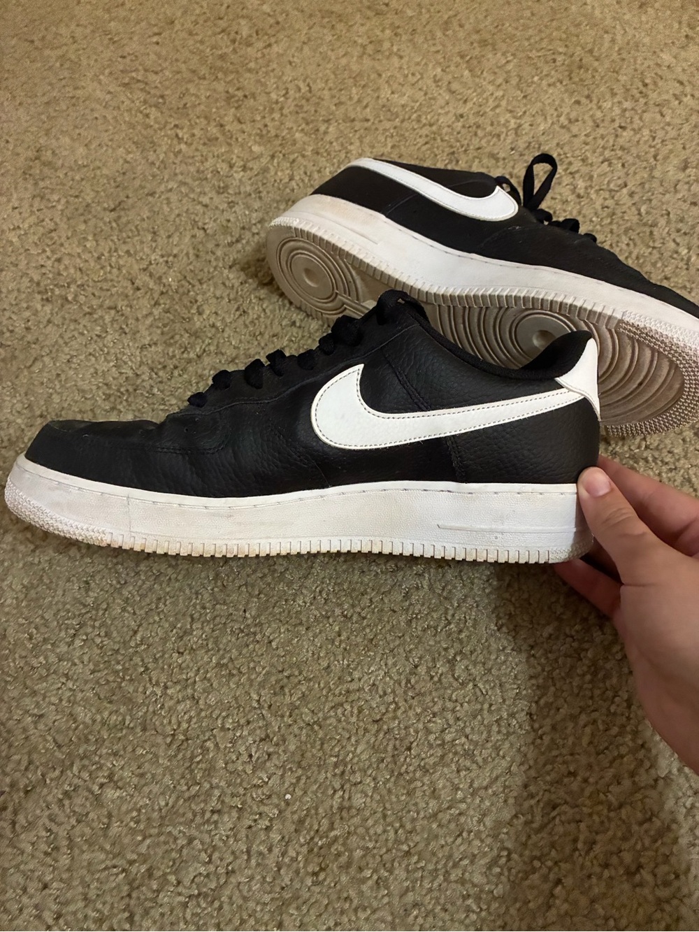 Nike Men’s Black & White Air Force 1